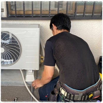 エアコン工事の風景